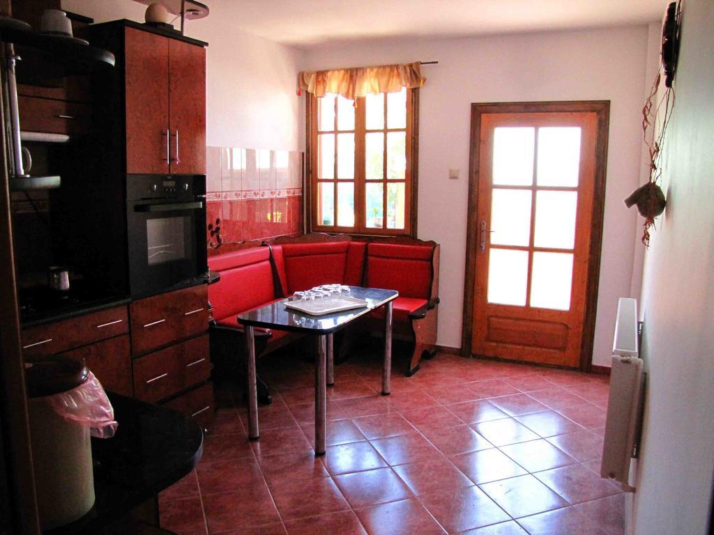 Casa Oana Hotel Сулина Екстериор снимка